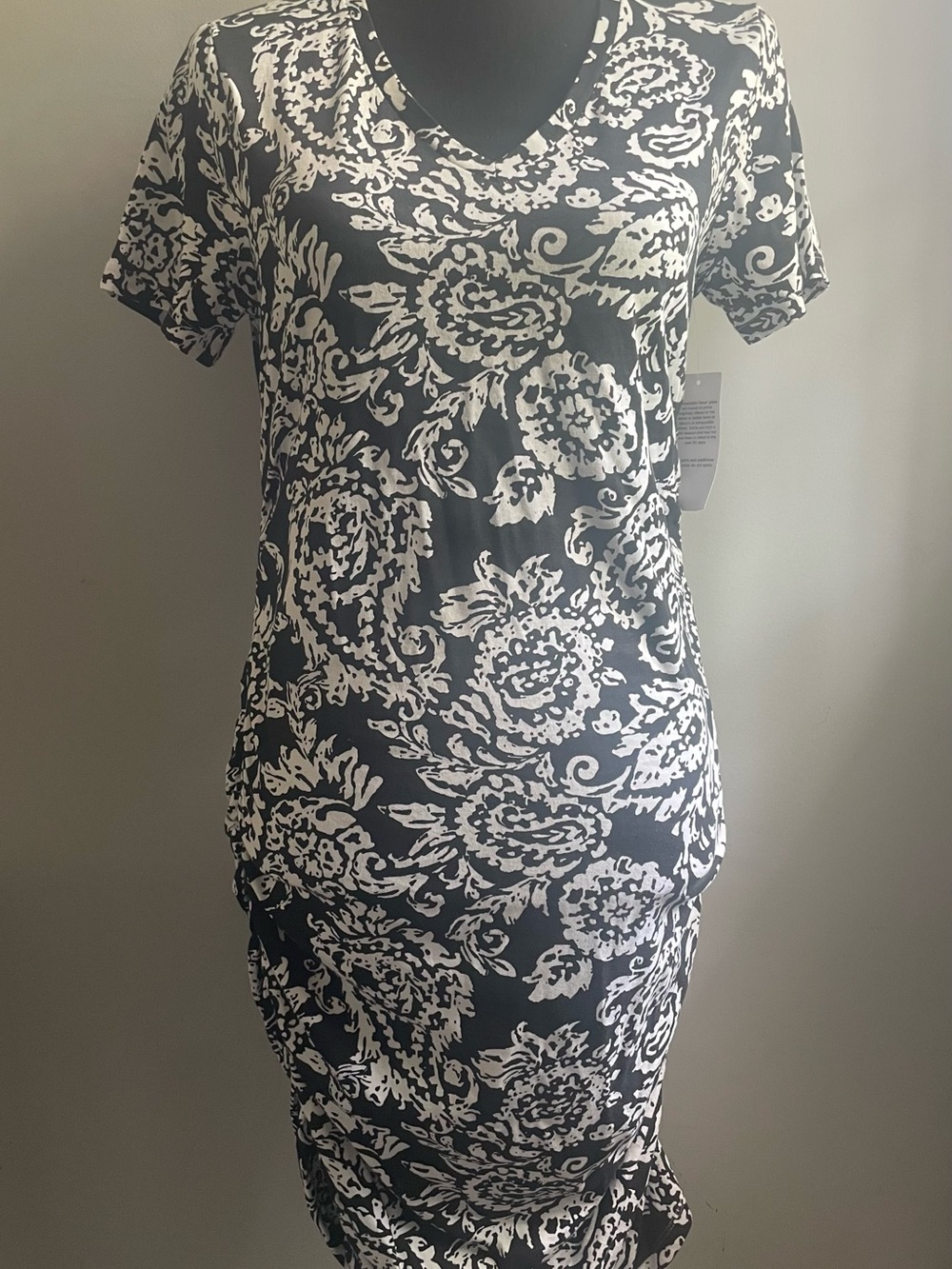 NWT Morgan Taylor Black and White Floral Sheath maternity t-shirt Dress